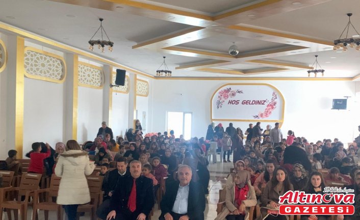 Dodurga'da sinema etkinliğine davetliler biletle değil kitapla katıldı