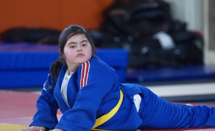 Down sendromlu Melisa judoyla hayatına artı değer kattı