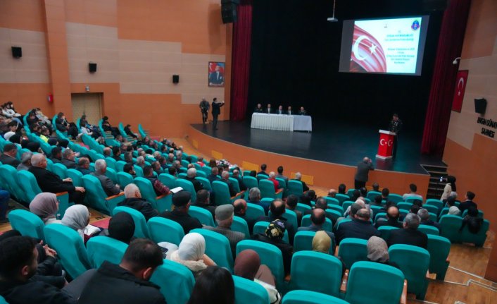 Erbaa'da “Mutluluğa Kurşun Sıkma“ konferansı yapıldı