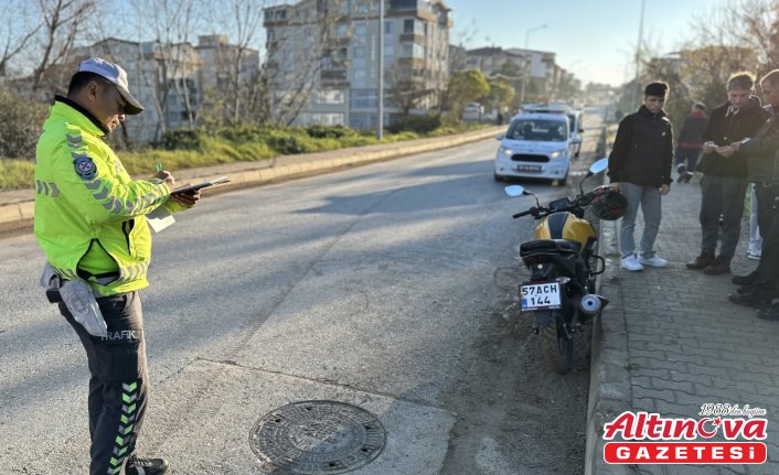 Gerze'de motosikletin devrildiği kazada 1 kişi yaralandı