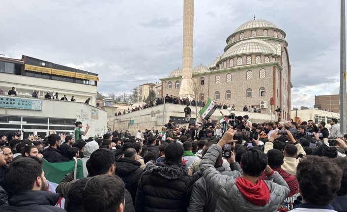 Karabük, Zonguldak ve Tekirdağ'daki Suriyeliler, Baas rejiminin devrilmesini kutladı