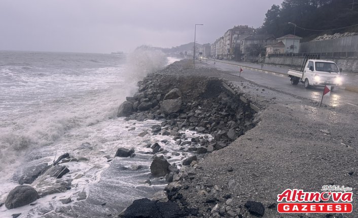 Kastamonu'da dalgalar sahilde hasara yol açtı