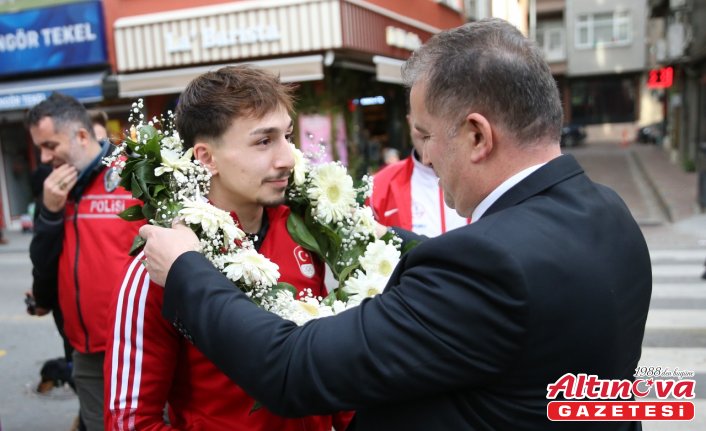 Milli halterci Yusuf Fehmi Genç, Ordu'da törenle karşılandı