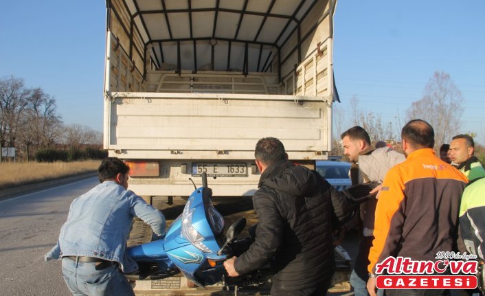 Samsun'da kamyonetle çarpışan motosiklet sürücüsü yaralandı