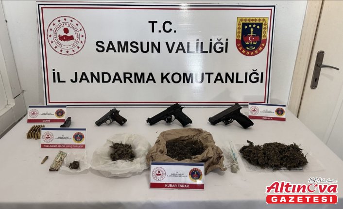 Samsun'da kanepeye zulalanmış uyuşturucu ele geçirildi