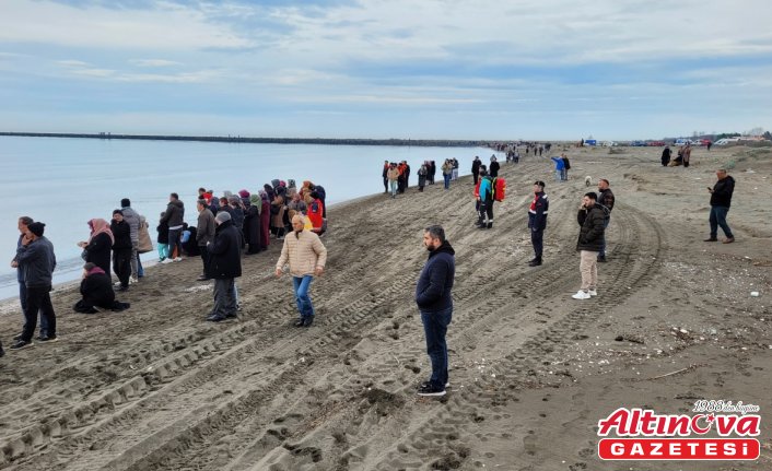 Samsun'da kaybolan 2 balıkçıyı arama çalışmaları devam ediyor