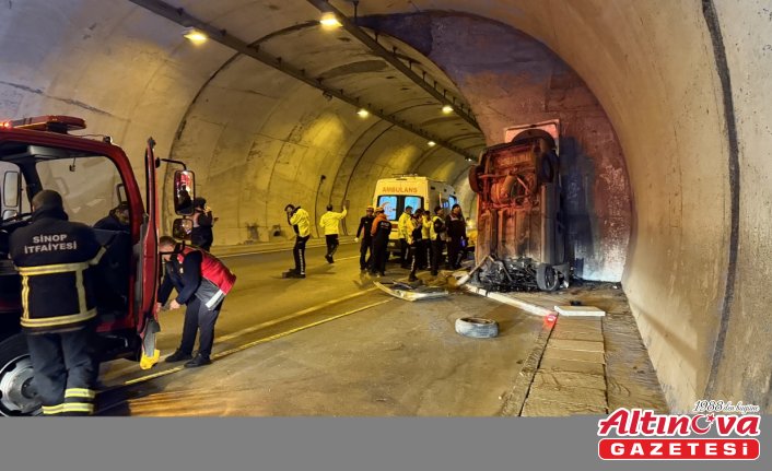 Sinop'ta tünel içinde duvara çarpan kamyonetin sürücüsü öldü