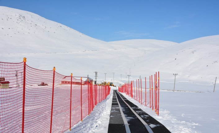 Tokat Başçiftlik Kayak Merkezi, kar yağışının ardından sezona hazırlanıyor