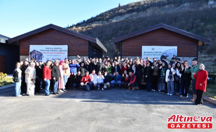 Trabzon Üniversitesi öğrencileri “En Mutlu Köy“ yerleşkesinin özel çalışanlarıyla buluştu