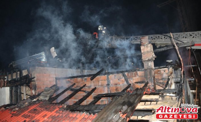 Amasya'da yangın çıkan ev kullanılamaz hale geldi