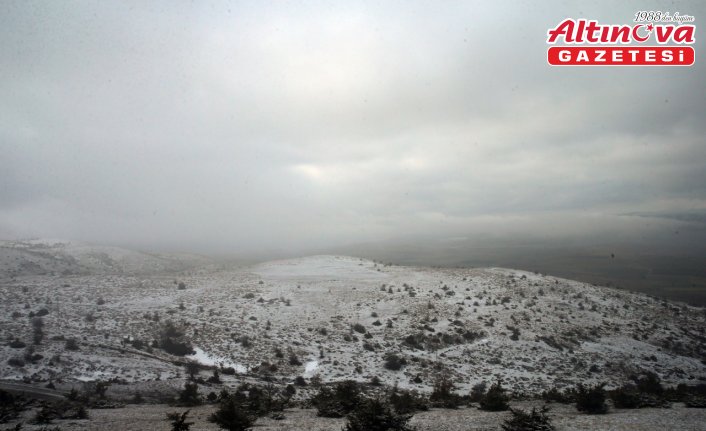 Tokat-Sivas kara yolunda kar etkili oldu