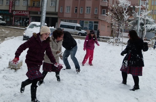  Bafra'da Kar Yağışı Etkili Oldu