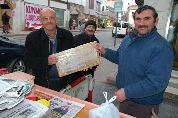 ÇİÇEK BALI YOĞUN İLGİ GÖRÜYOR 