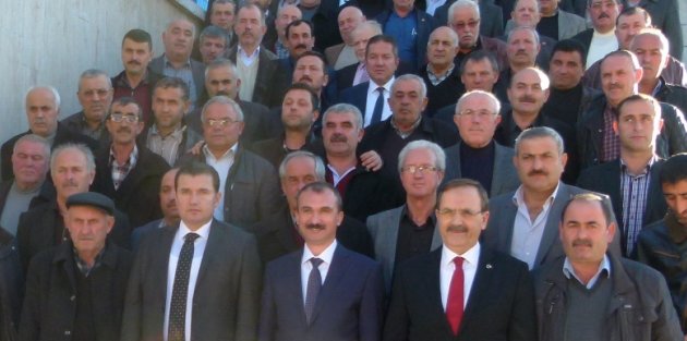 AK PARTİ BAFRA TEŞKİLATINDAN MUHTARLARA YEMEK