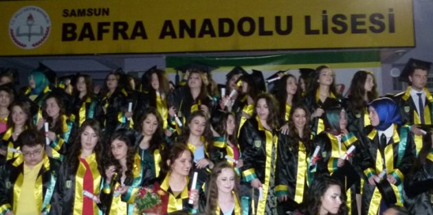 BAFRA ANADOLU LİSESİ 168 MEZUN VERDİ