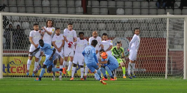 SAMSUNSPOR EVİNDE ADANA DEMİRSPOR'A MAĞLUP OLDU 0-1