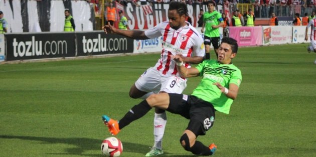 SAMSUNSPOR SÜPER LİG'İN  KAPISINI ÇALDI 2-1