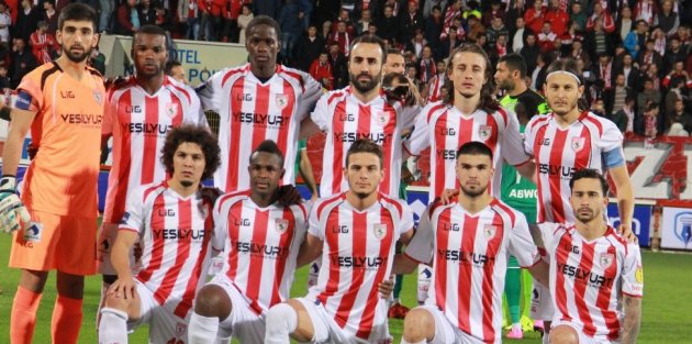 SAMSUNSPOR ZİRVEDEKİ YERİNİ KORUYAMADI