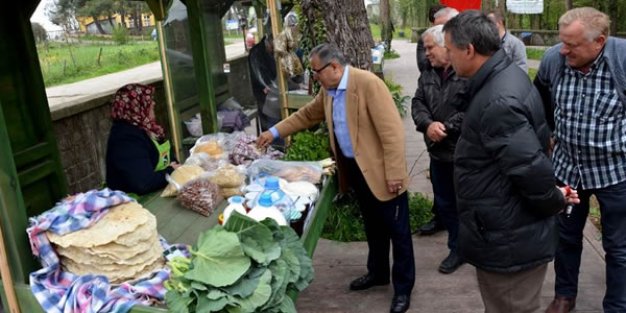 Sürmeli Mahallesindeki Organik Ürünler Pazarı İlgi Görüyor