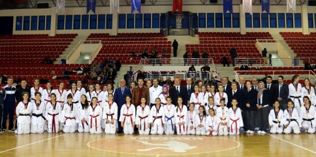 TAEKWONDO İL BİRİNCİLİĞİ MÜSABAKALARI SONA ERDİ