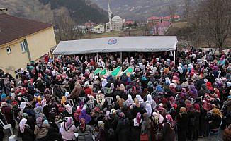 Almanya'da ölü bulunan aile son yolculuğuna uğurlandı