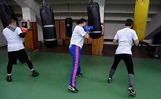 Zararlı alışkanlıklardan kurtulup sporla hayata tutunuyorlar