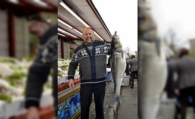 Karadeniz'de 10 kiloluk levrek yakalandı