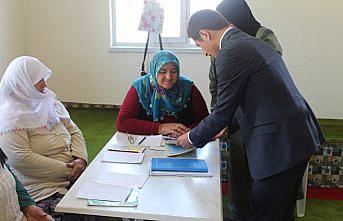 Kaymakam Vekili Onay'dan okuma yazma kursuna ziyaret