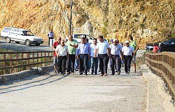 Kaymakam Güney, selde yıkılan köprüyü inceledi