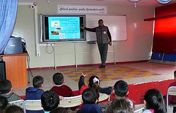 Öğrencilere obezite ve dengeli beslenme anlatıldı