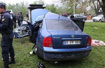 GÜNCELLEME - Düzce'de otomobil takla attı: 1 ölü, 2 yaralı