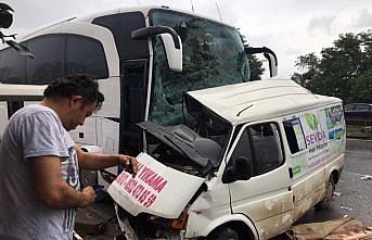 Ordu'da yolcu otobüsü minibüsle çarpıştı: 8 yaralı