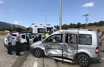 Karabük'te trafik kazaları: 6'sı çocuk 15 yaralı