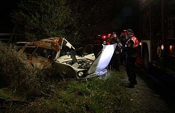 Bolu'da kamyonla otomobil çarpıştı: 3 ölü