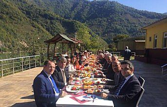 Kaymakam Türker, Muratlı Çay Fabrikası'nda incelmelerde bulundu