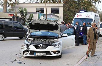 Yeni aldığı otomobille kaza yapan sürücü gözyaşlarını tutamadı