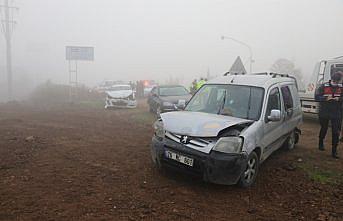 Düzce'de otomobil ile hafif ticari araç çarpıştı: 3 yaralı