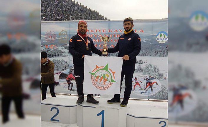 Samsunlu öğretmen kardeşler Kayakla Oryantiring Türkiye Şampiyonası'nda birinci oldu