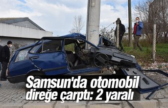 Samsun'da otomobil direğe çarptı: 2 yaralı