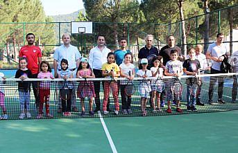 Taşova Belediyesi Tenis Kordu hizmete girdi