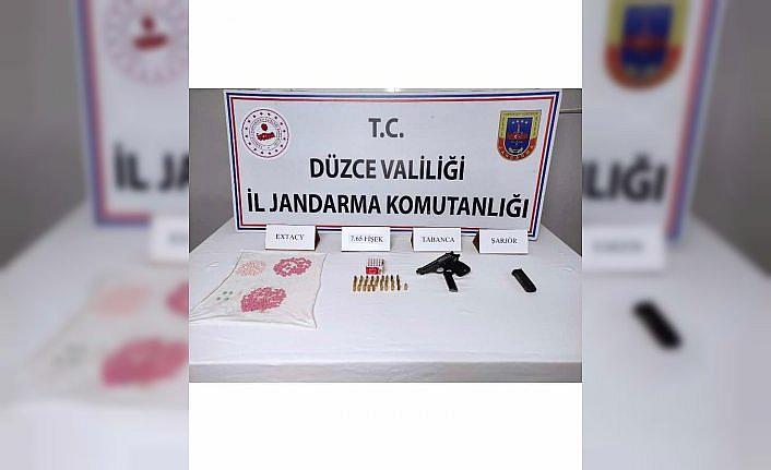 Düzce'de evinde uyuşturucu bulunan şüpheli gözaltına alındı