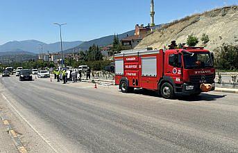 Karabük'te aydınlatma direğine çarpan otomobilin sürücüsü yaralandı