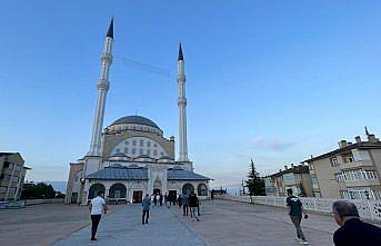 Sakarya, Düzce ve Karabük'te bayram namazı kılındı