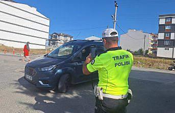 Samsun'da hafif ticari araçla çarpışan otomobilin sürücüsü yaralandı