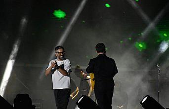 Şarkıcı Resul Dindar “Trabzon Kültür Yolu Festivali“nde sahneye çıktı