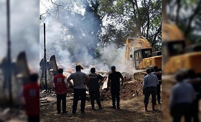 Sinop'ta çıkan yangında 5 ev zarar gördü