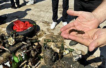 Sinop'ta denizden uçurtma, plastik duba ve şişe çıkarıldı