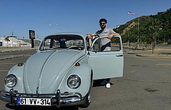 Telefonunu satıp ilk arabasını alan Trabzonlu genç nostaljik araba koleksiyoncusu oldu
