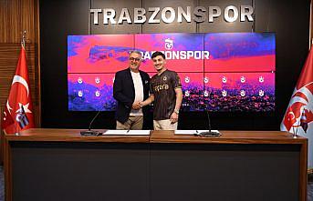 Trabzonspor'da yeni transfer Cihan Çanak için imza töreni düzenledi