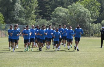 Adana Demirspor Teknik Direktörü Michael Valkanis, yeni takımıyla ilk antrenmanına çıktı